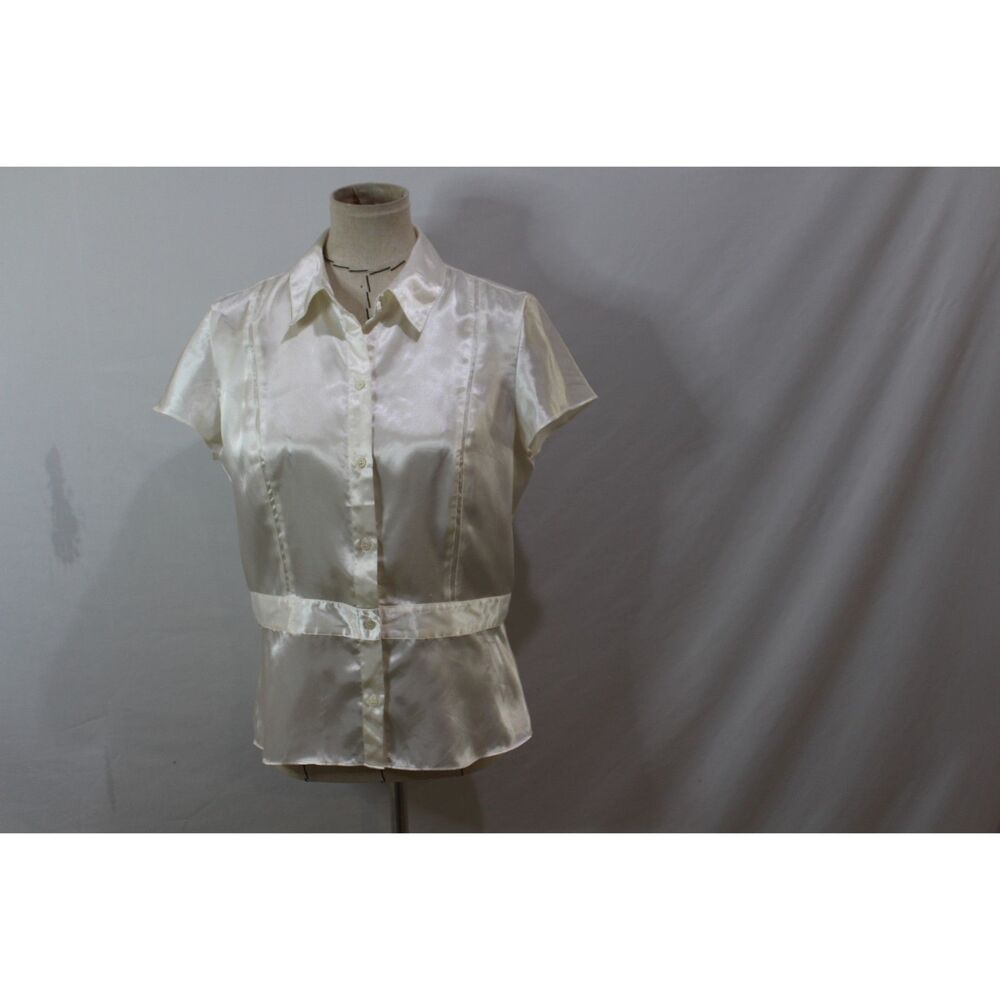 Ann Taylor Cream Short Sleeve peplum blouse 10‎ - Picture 2 of 5